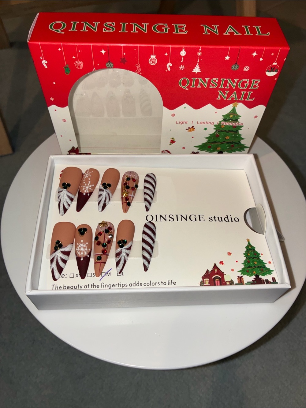 Christmas Press-tOn Manicure Set - Nude, White, Brown & Green - Picture 3 of 5